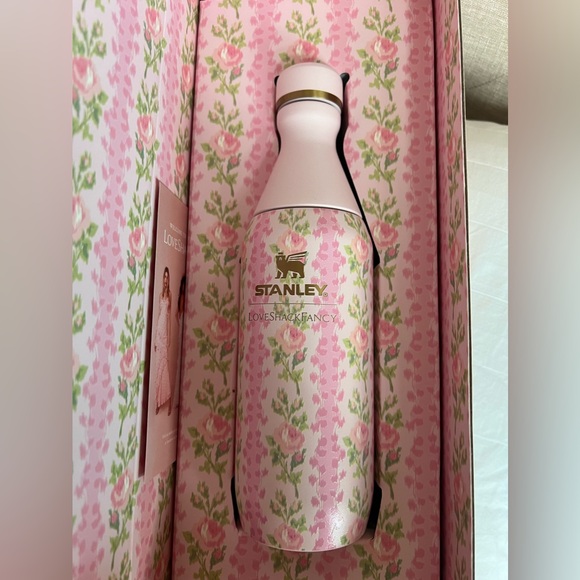 Stanley Loveshack 12 oz water bottle - Picture 6 of 6
